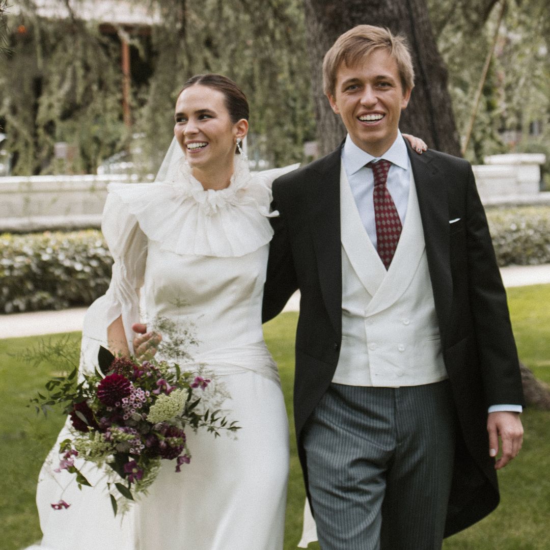 Bego, la novia que se casó en la calle más lujosa de Madrid con un vestido inspirado en el cine y las sandalias cómodas de su pedida