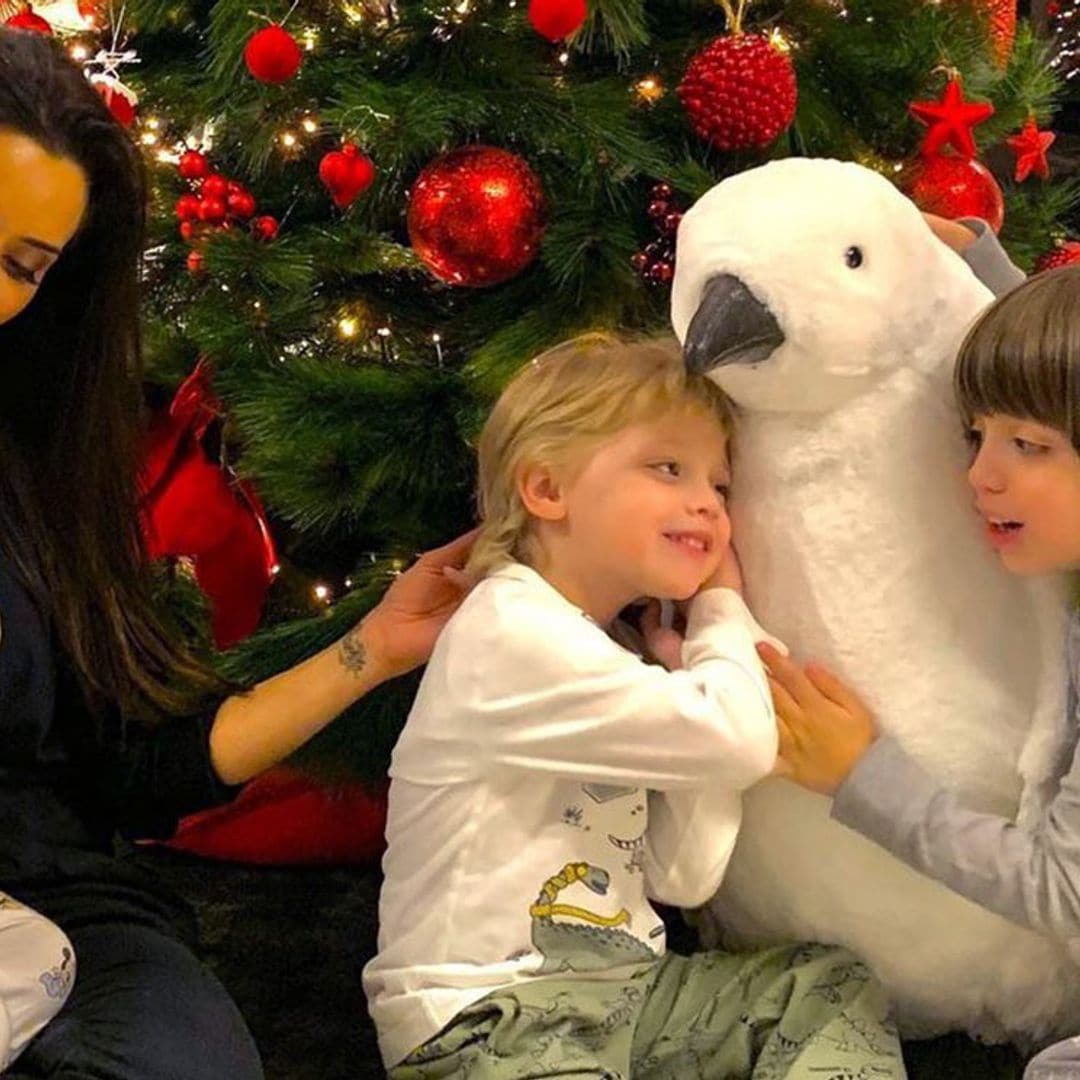 Los hijos de Pilar Rubio, unos pequeños rockeros... ¡al igual que su madre!