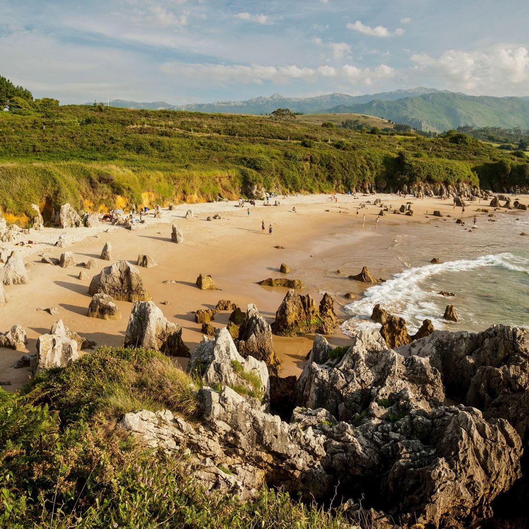 Playa de Cué, Costa Oriental Asturiana, Llanes, Asturias