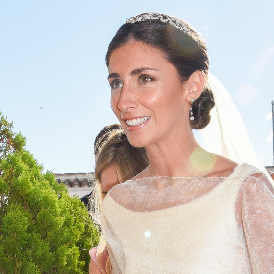 Beis 'vintage' de corte sirena: el traje de novia de Catalina Vereterra en su boda con Javier Prado