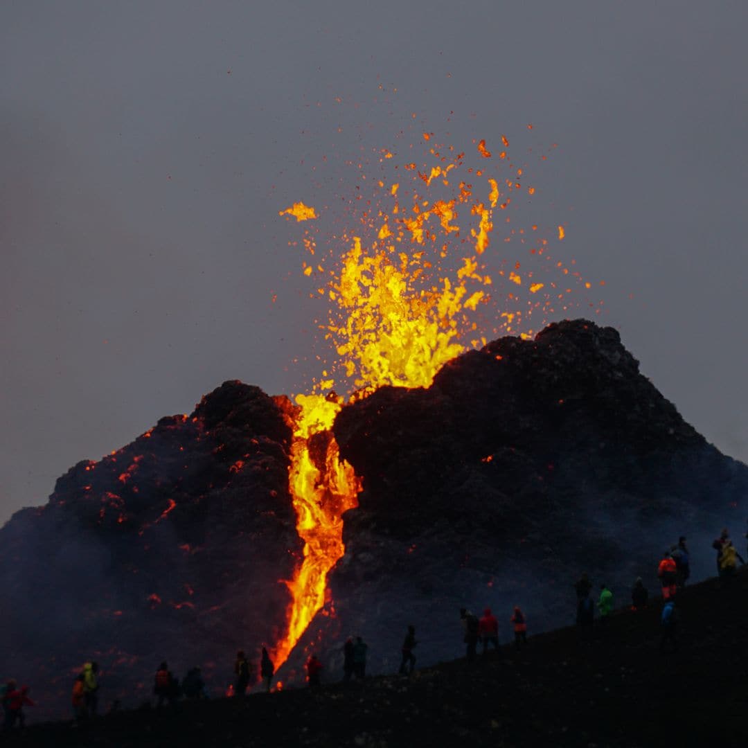 Erupción del volcán FAGRADALSFJALL en Islandia