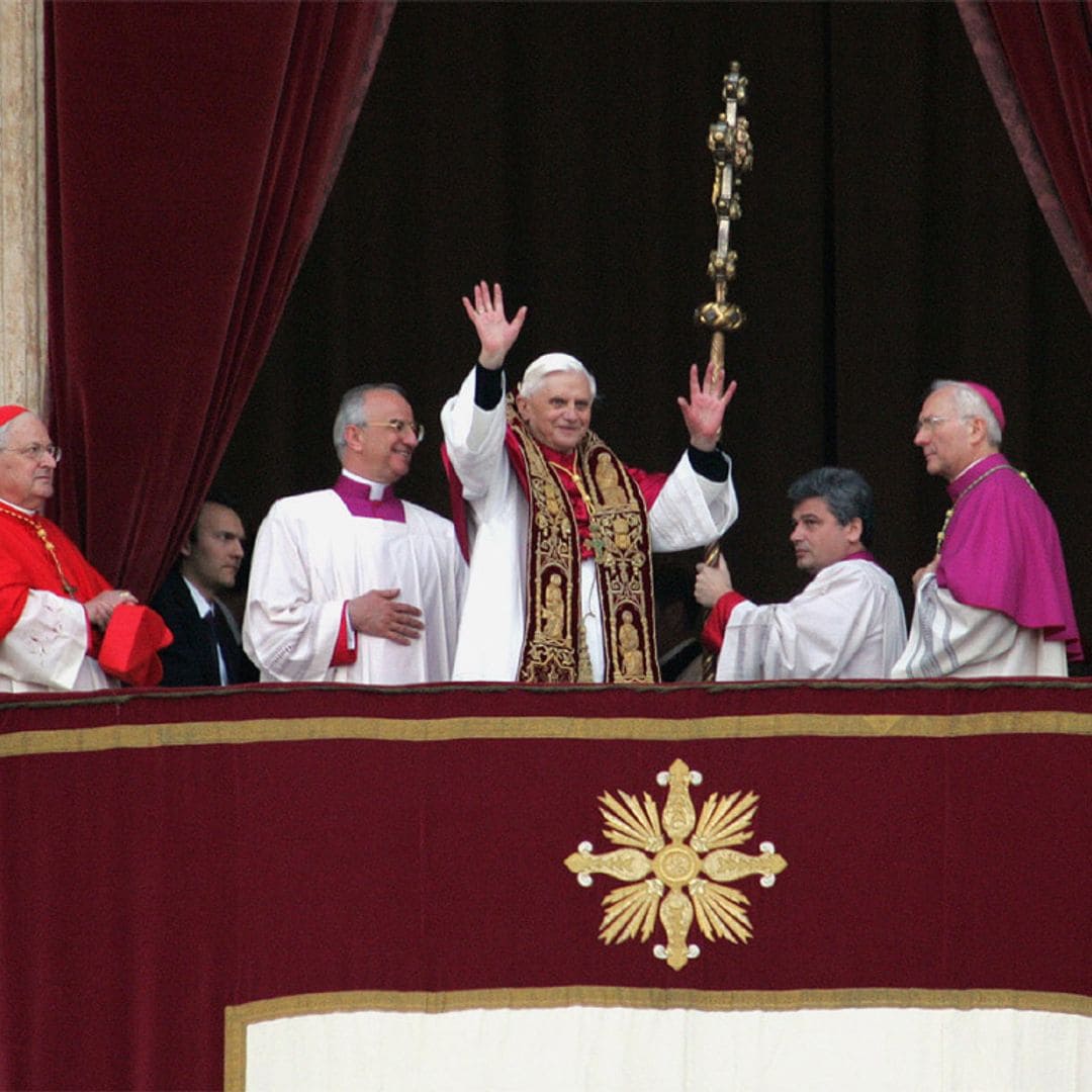 El mundo entero lamenta el fallecimiento del Papa Benedicto XVI