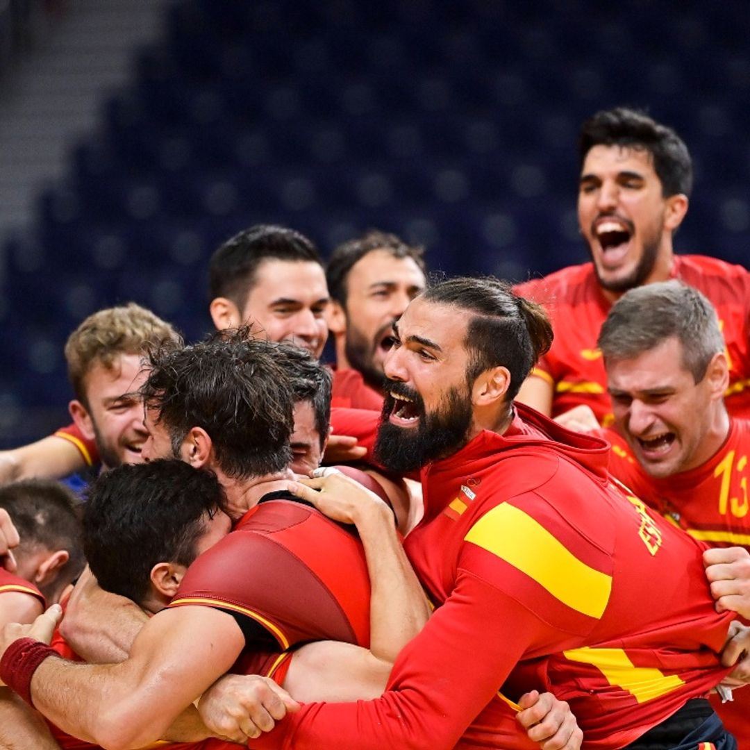 Lágrimas, euforia y una emotiva despedida...  Los 'Hispanos' conquistan el bronce en balonmano