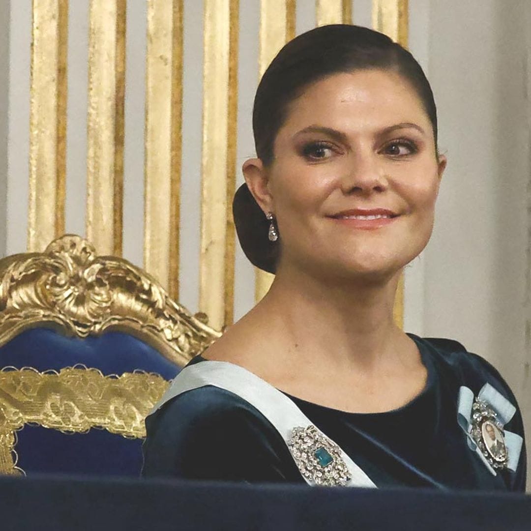 Victoria de Suecia felicita a su ahijada, Ingrid Alexandra de Noruega, con una foto en la que aparece don Felipe