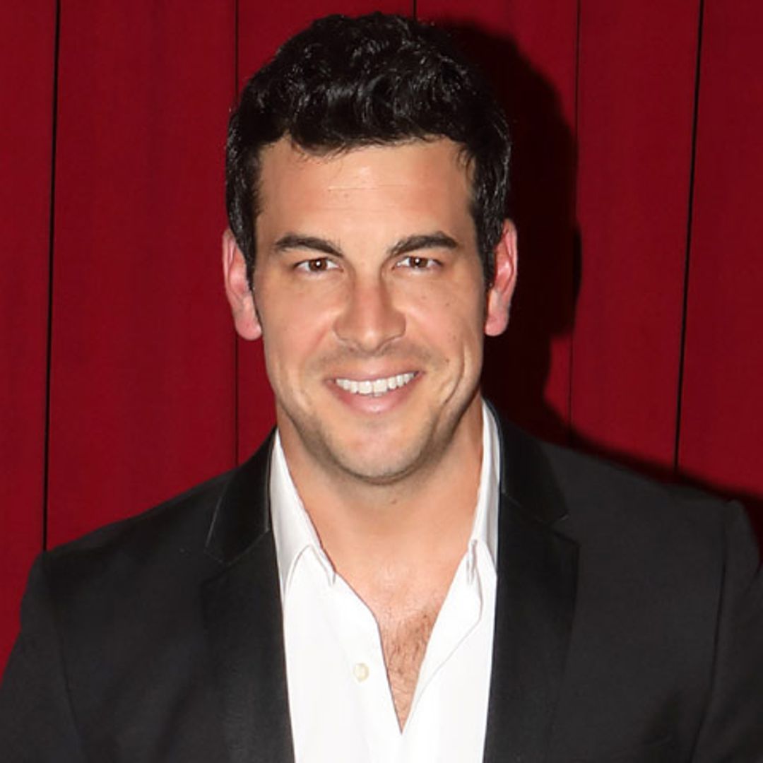 Mario Casas, sonrisas al ser preguntado por la serie de Blanca Suárez
