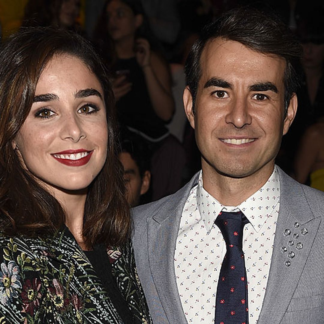 Daniel Muriel y Candela Serrat dan la bienvenida al nuevo año ¡comprometidos!