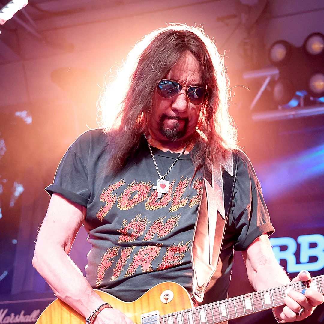 Kiss rinde sentido homenaje a Ace Frehley, fundador de la banda, tras su muerte a los 74 años
