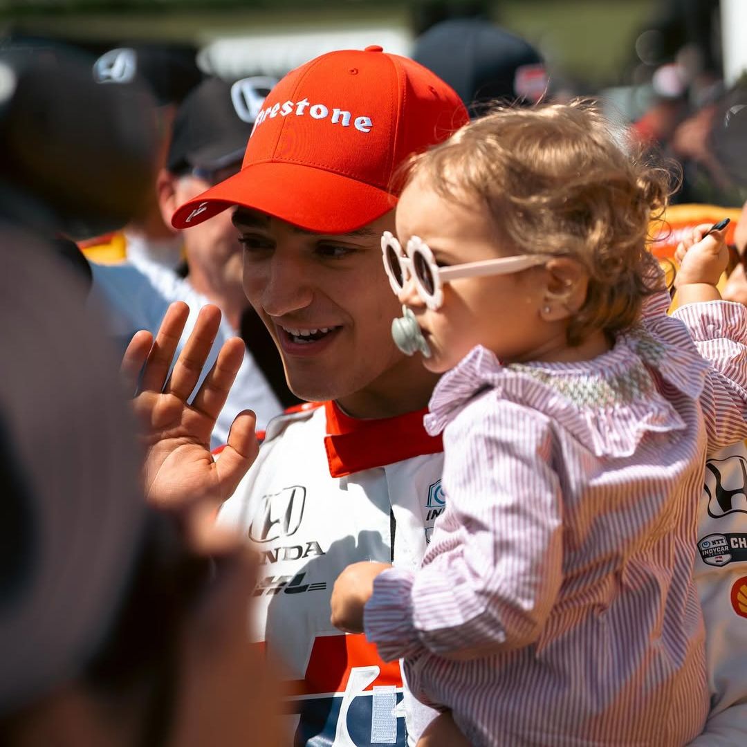 Alex Palou con su hija Lucía