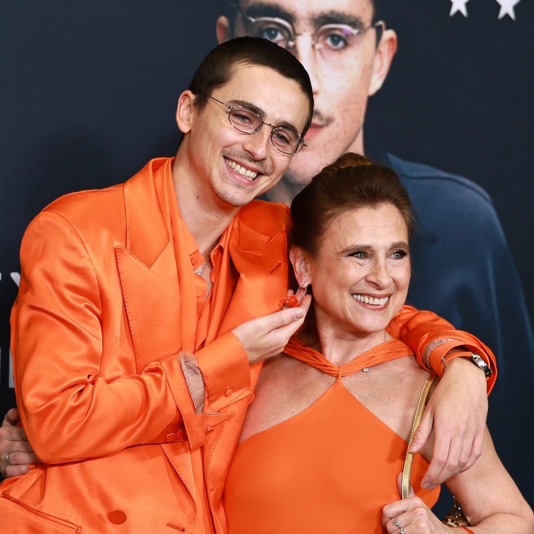 Timothée Chalamet vuelve a sorprender con atuendos coordinados, pero esta vez, ¡con su mamá!