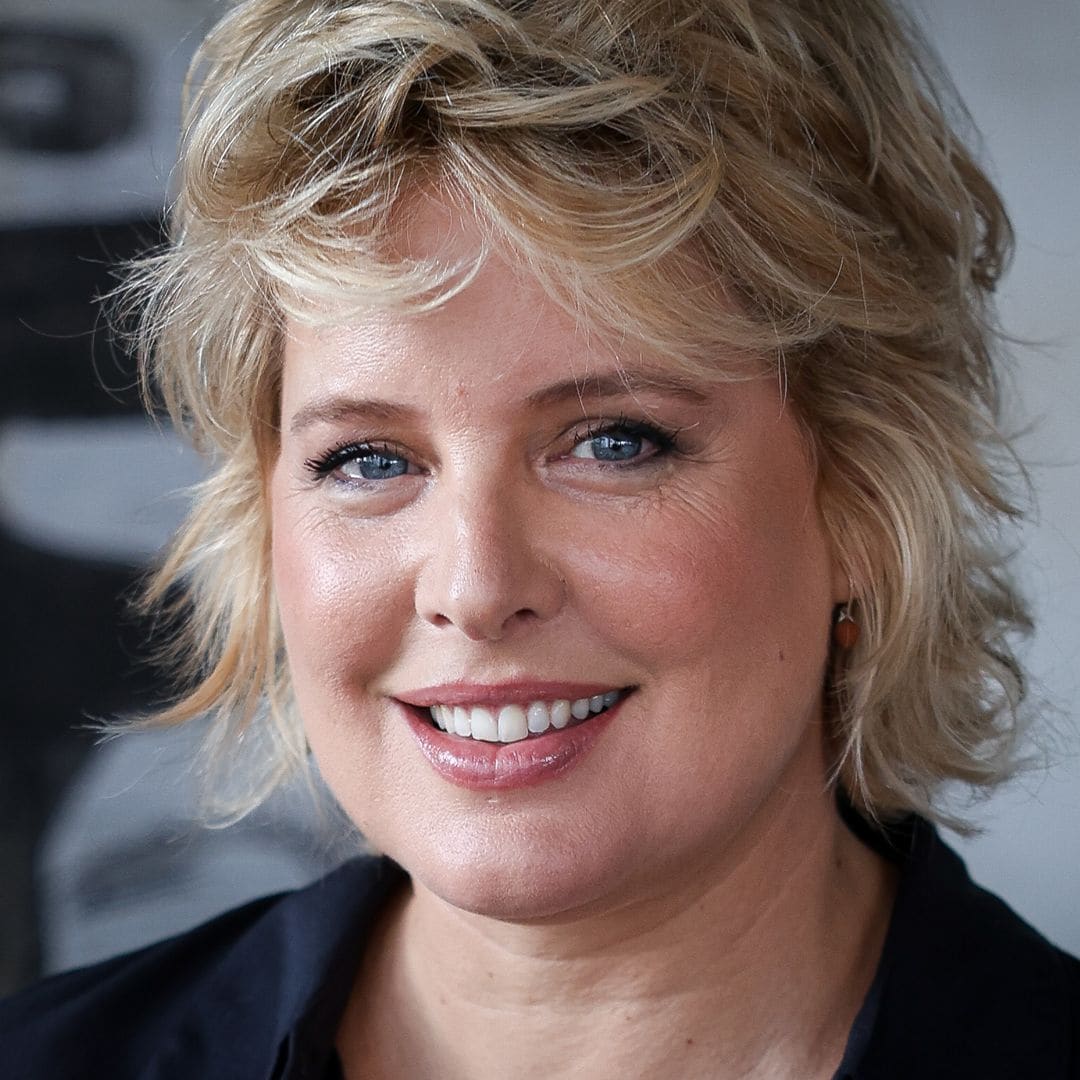 Tania Llasera, presentadora: “Muchas veces las madres nos encerramos en el baño a mirar el móvil para escape mental”