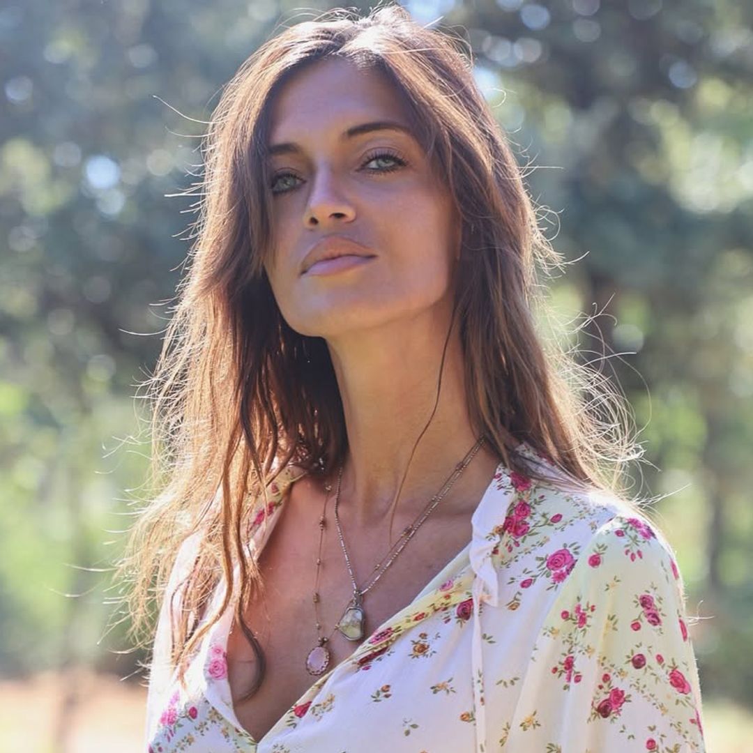 Sara Carbonero se refugia con sus hijos en la naturaleza tras el último adiós a su madre, Goyi Arévalo