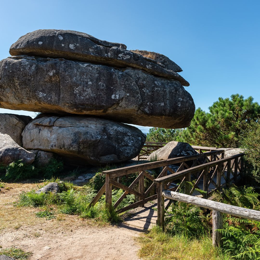 Sendero en O Grove junto a la playa de A Lanzada. Galicia