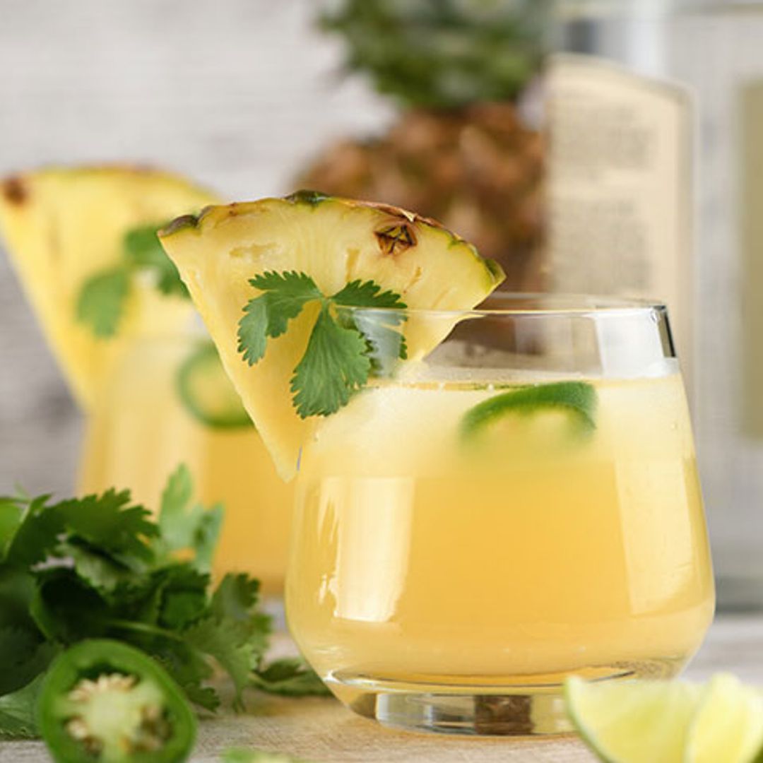 Margarita de piña y jalapeño con jengibre y cilantro