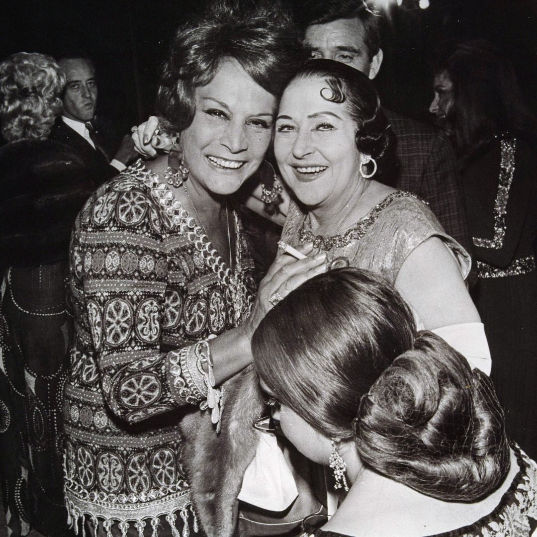 Estrellita Castro, la actriz, junto a Celia Gámez, en 1983, Sevilla