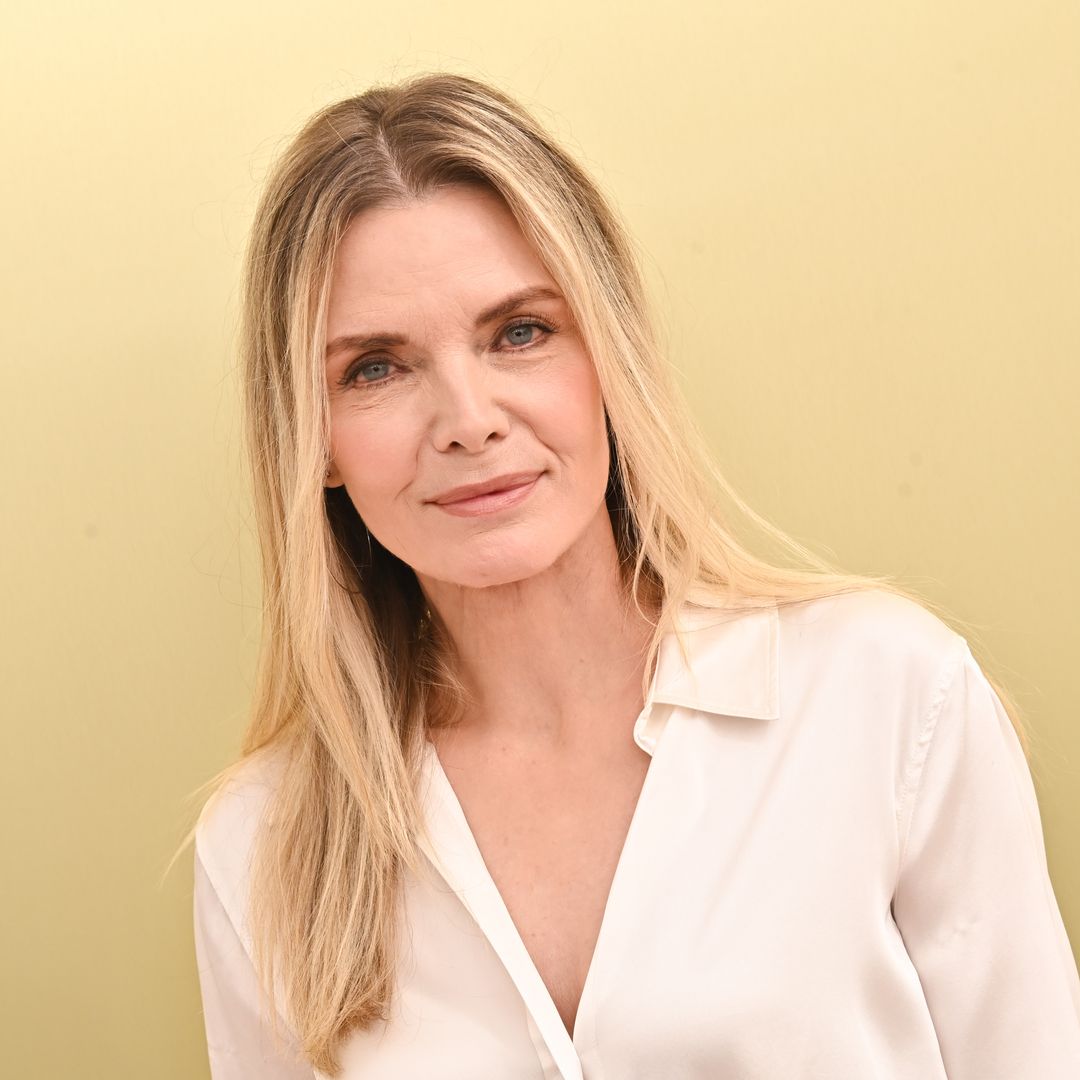 El hábito de Michelle Pfeiffer (67) para envejecer bien: lo practica cada día, influye en su forma física, su piel y le da claridad mental