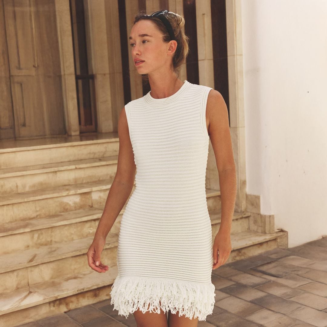 10 vestidos lisos de Zara que puedes llevar en vacaciones y en tu vuelta a la oficina