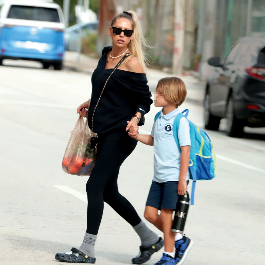 EXCLUSIVA: Las primeras fotos de Anna Kournikova, mujer de Enrique Iglesias, presumiendo de embarazo