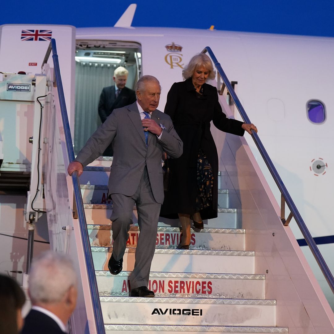 Los reyes Carlos y Camilla arrancan una histórica visita al Vaticano en medio de la tormenta por el comunicado del príncipe Andrés