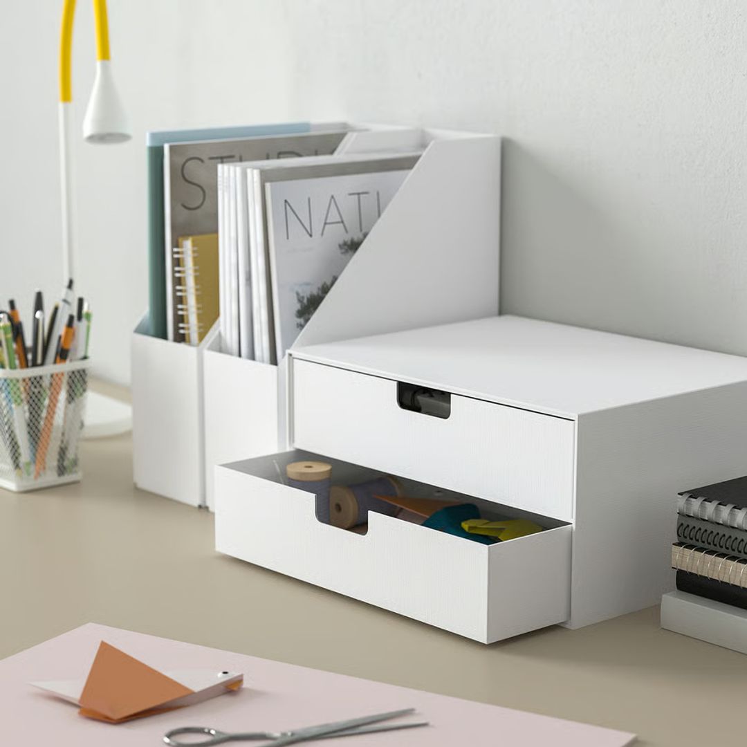 Organizador de documentos para escritorio IKEA.