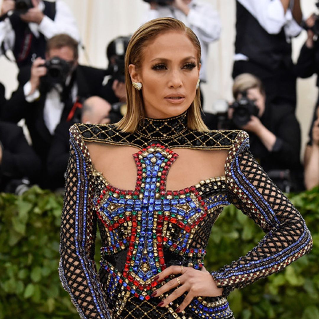 Jennifer Lopez sin extensiones o cómo sorprender en la alfombra roja de las melenas XL