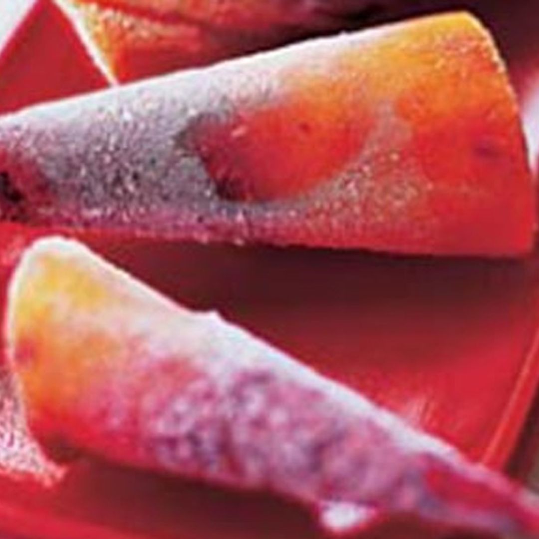 Cucuruchos helados de frutos del bosque