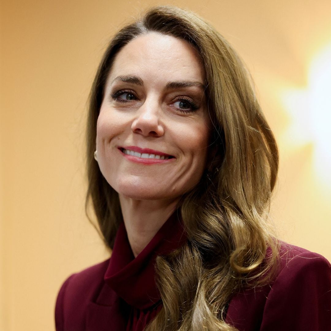 Kate Middleton, a un día de celebrar su 44 cumpleaños, recupera su traje rojo que nunca combina igual