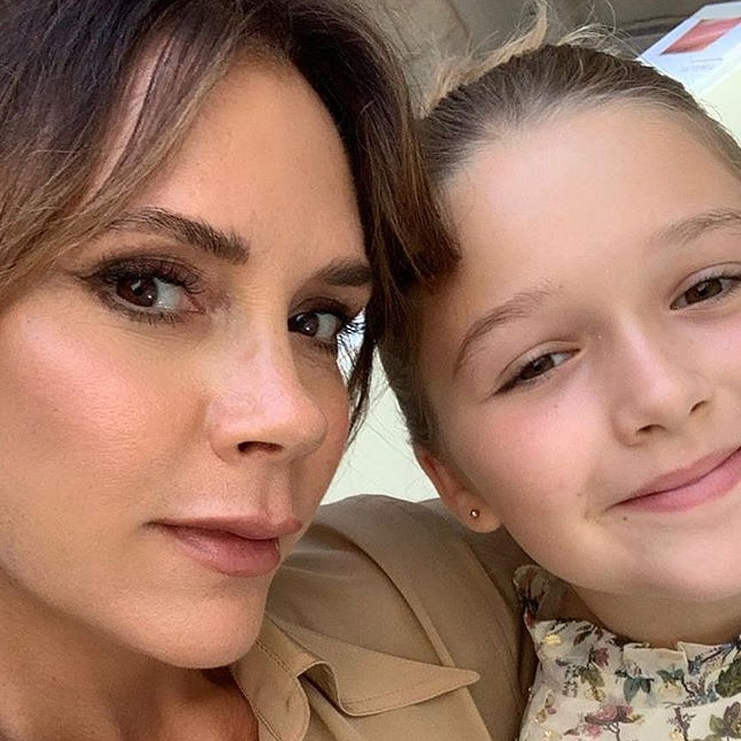 Harper Beckham tiene un truco para convertir su casa en el colegio (y Victoria lo cuenta)