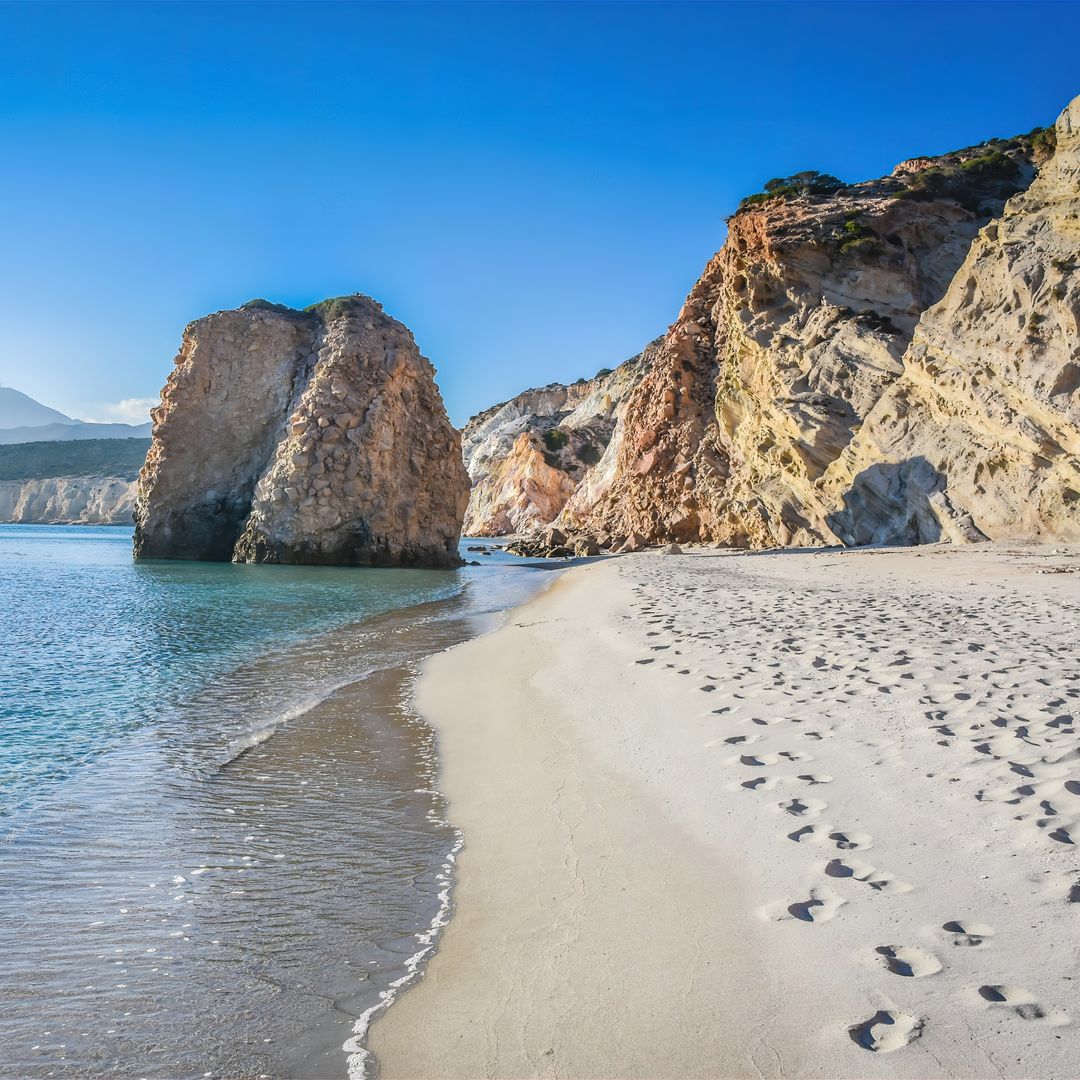 Playa de Firiplaka, al sur de la isla de Milos