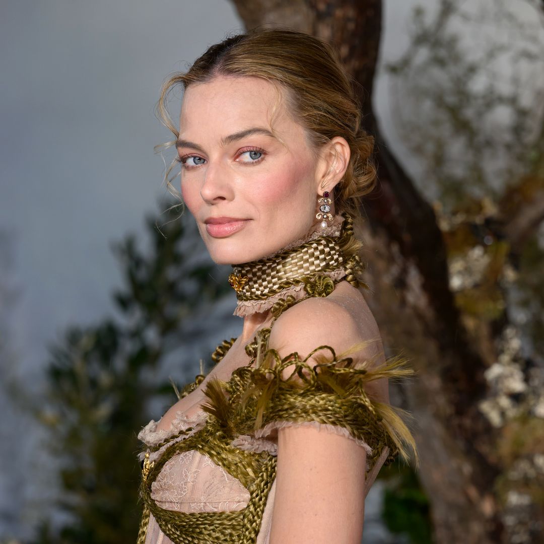 Mónica Aránguez, experta en micropigmentación: "Las cejas de Margot Robbie en Cumbres Borrascosas marcan la tendencia: no se notan, acompañan"