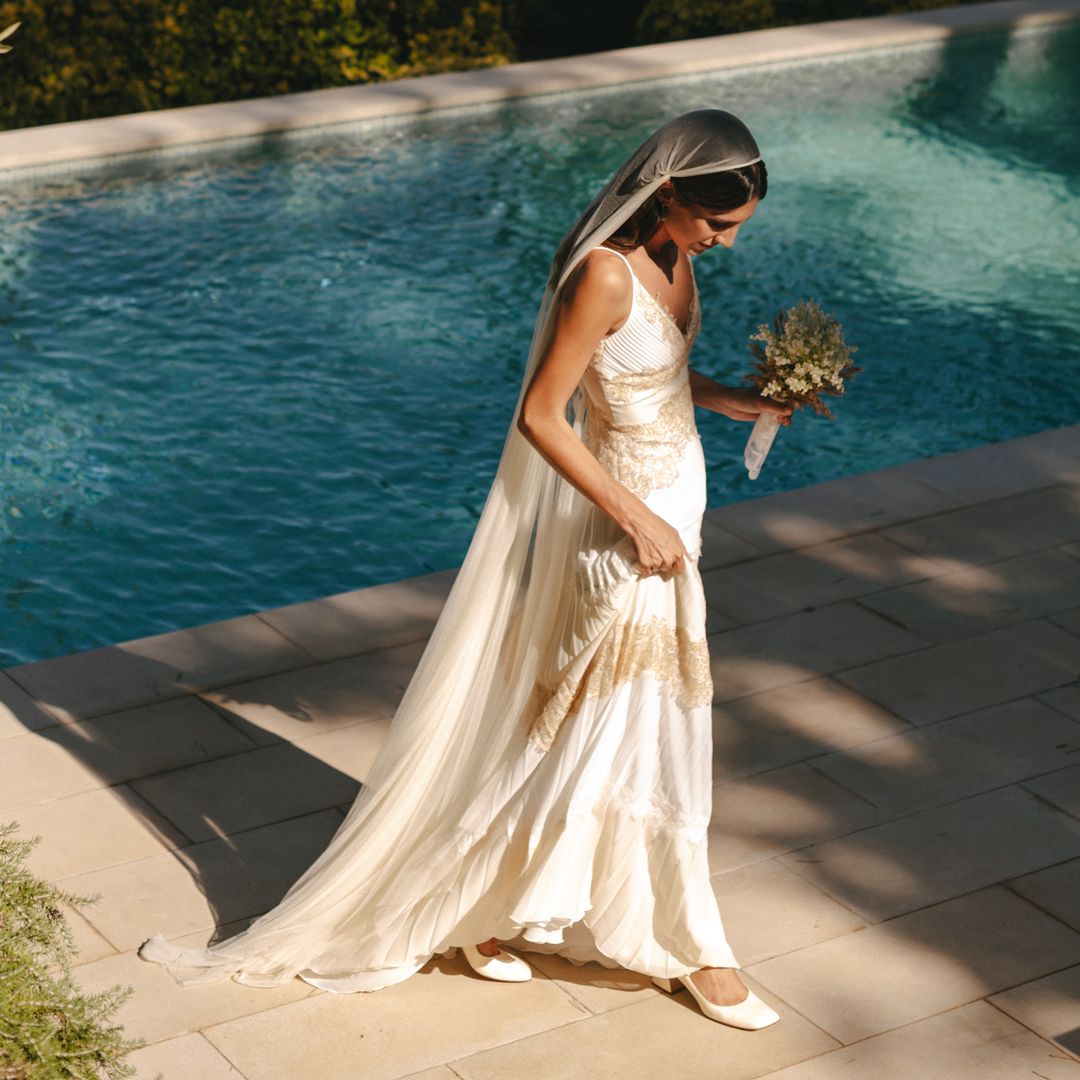 Anna, la novia con zapatos cómodos que celebró su boda en una finca familiar: "Siempre recordaré la primera vez que vi el vestido colgado"