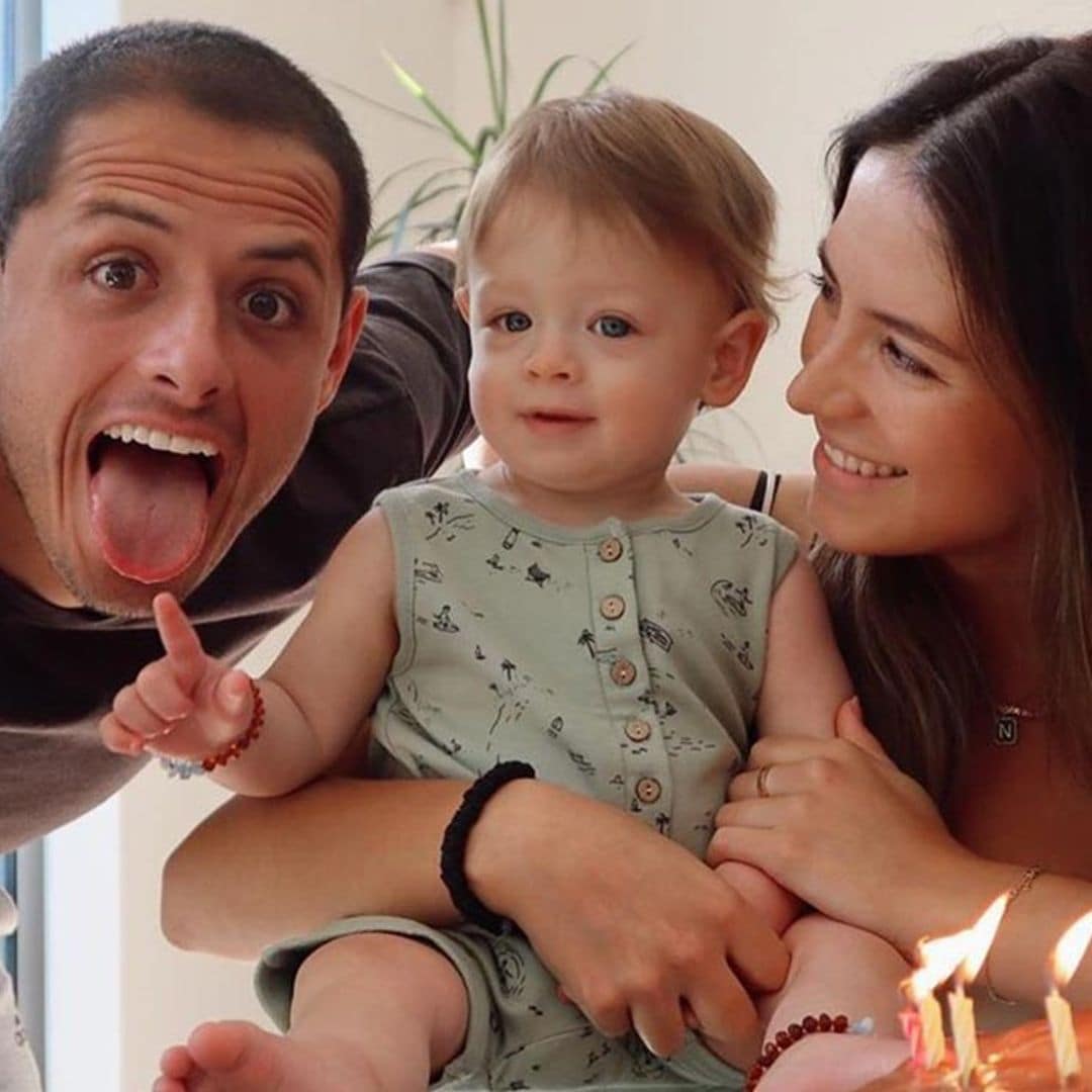 El hijo de Chicharito y Sarah Kohan celebra once meses ¡dando sus primeros pasos!