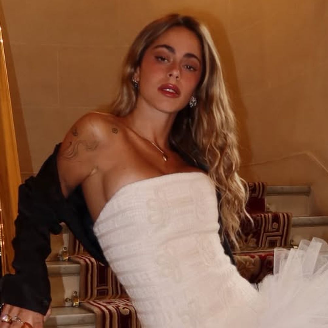 Tini Stoessel arranca los preparativos para su boda con la prueba de su vestido de novia en París