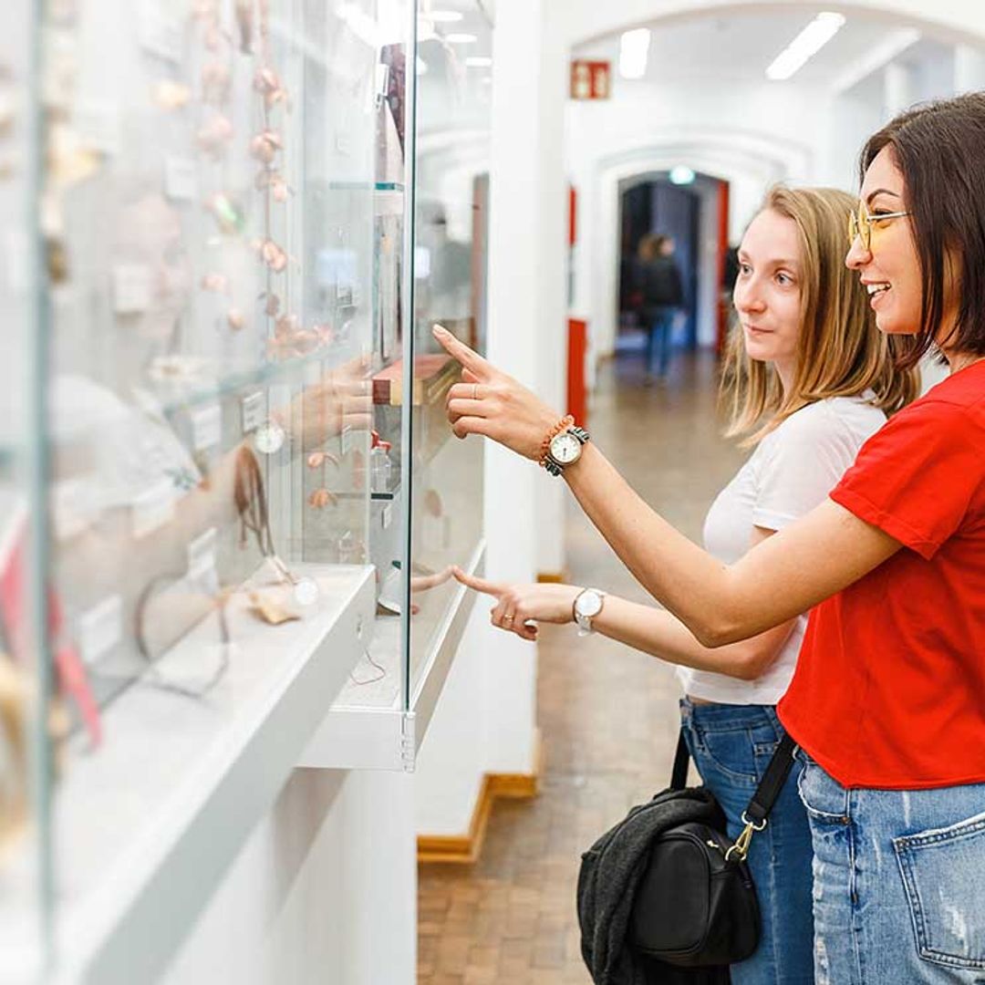 La receta para vivir más y mejor podría estar en los libros, los museos y la música
