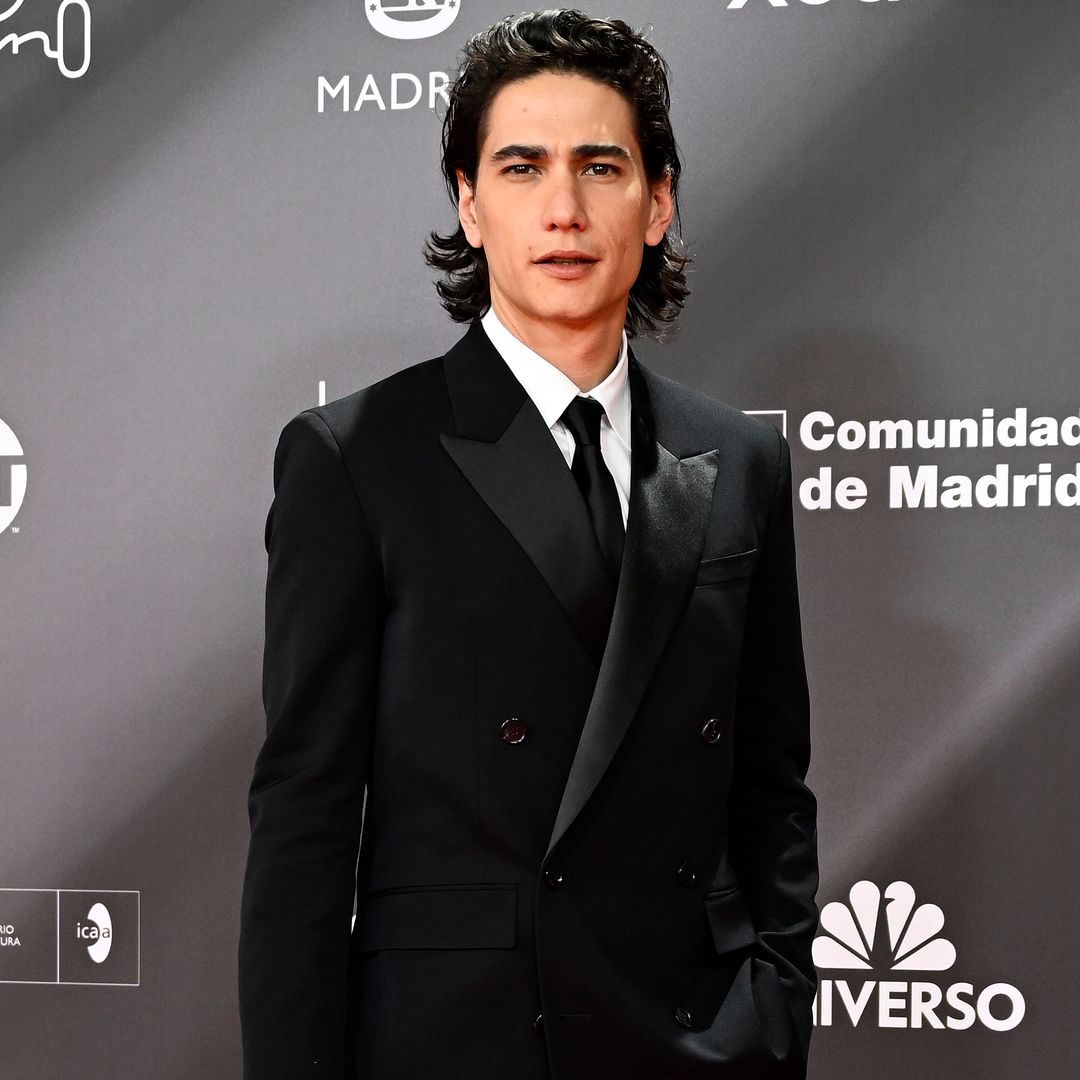 El triunfal regreso de Enzo Vogrincic a las alfombras rojas en los Premios Platino 2025