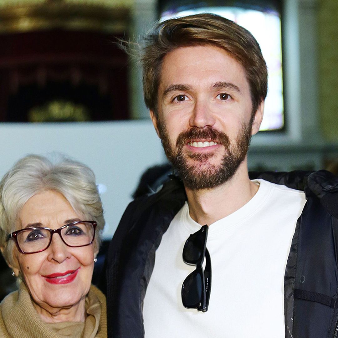 Manuel Velasco emite un comunicado para aclarar el estado de salud de su madre