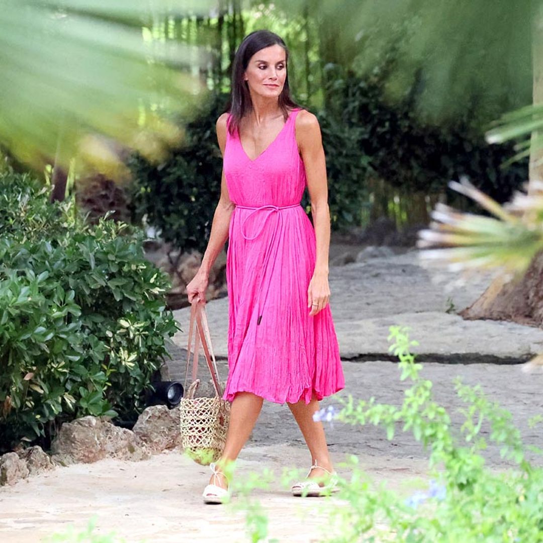 Los mejores looks de verano de la reina Letizia a través de sus 12 estrenos más virales