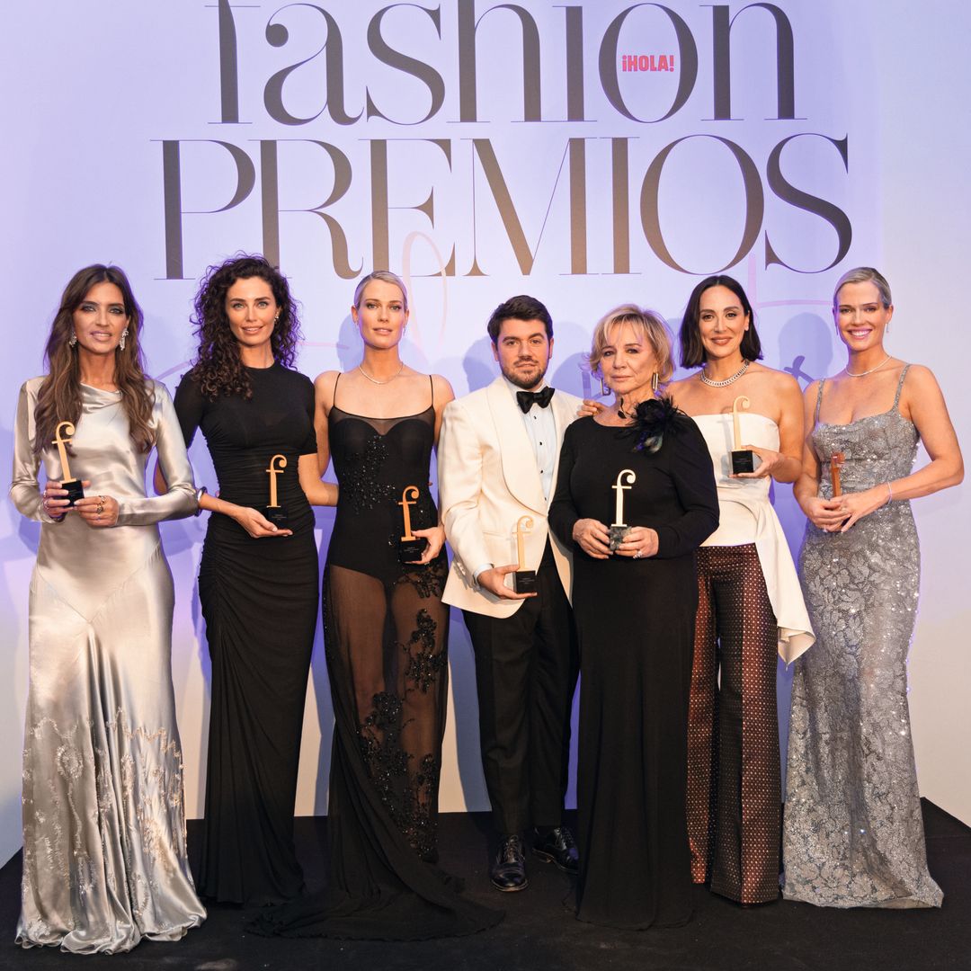 Parte del elenco de galardonados (de izquierda a derecha): Sara Carbonero, Rebecca Donaldson, Lady Eliza Spencer, Jorge Redondo, Alberta Ferretti, Tamara Falcó y Lady Amelia Spencer