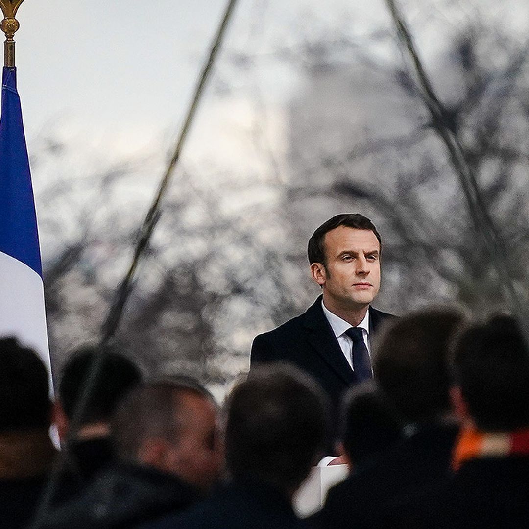 Emmanuel Macron, al más puro estilo Superman en su última foto