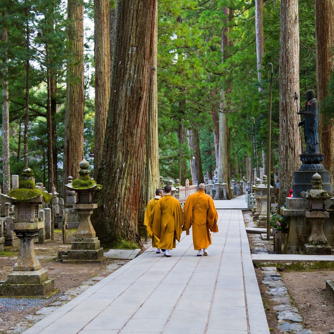 Monges en Koyasan, Japón