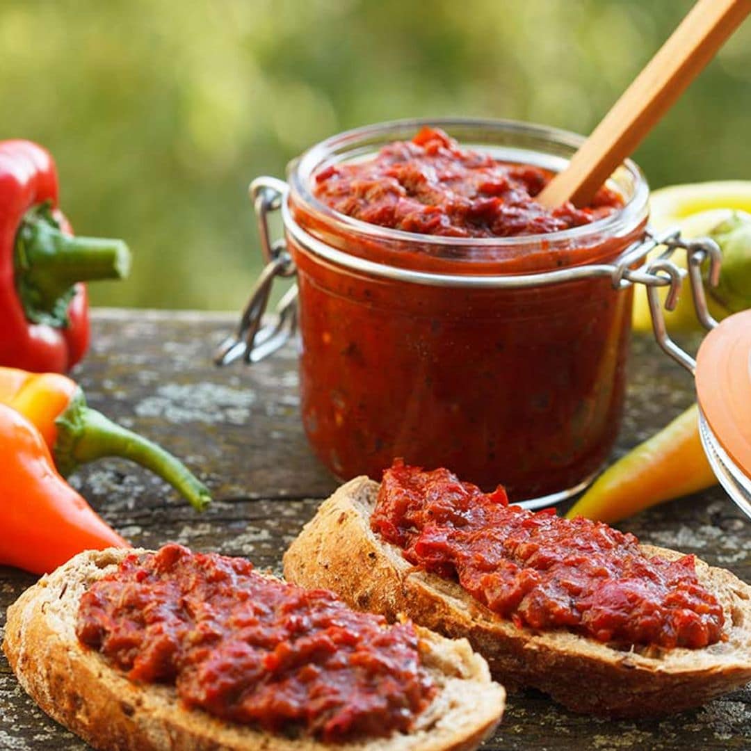 Así se hace el 'ajvar', una versión triturada de nuestra escalivada