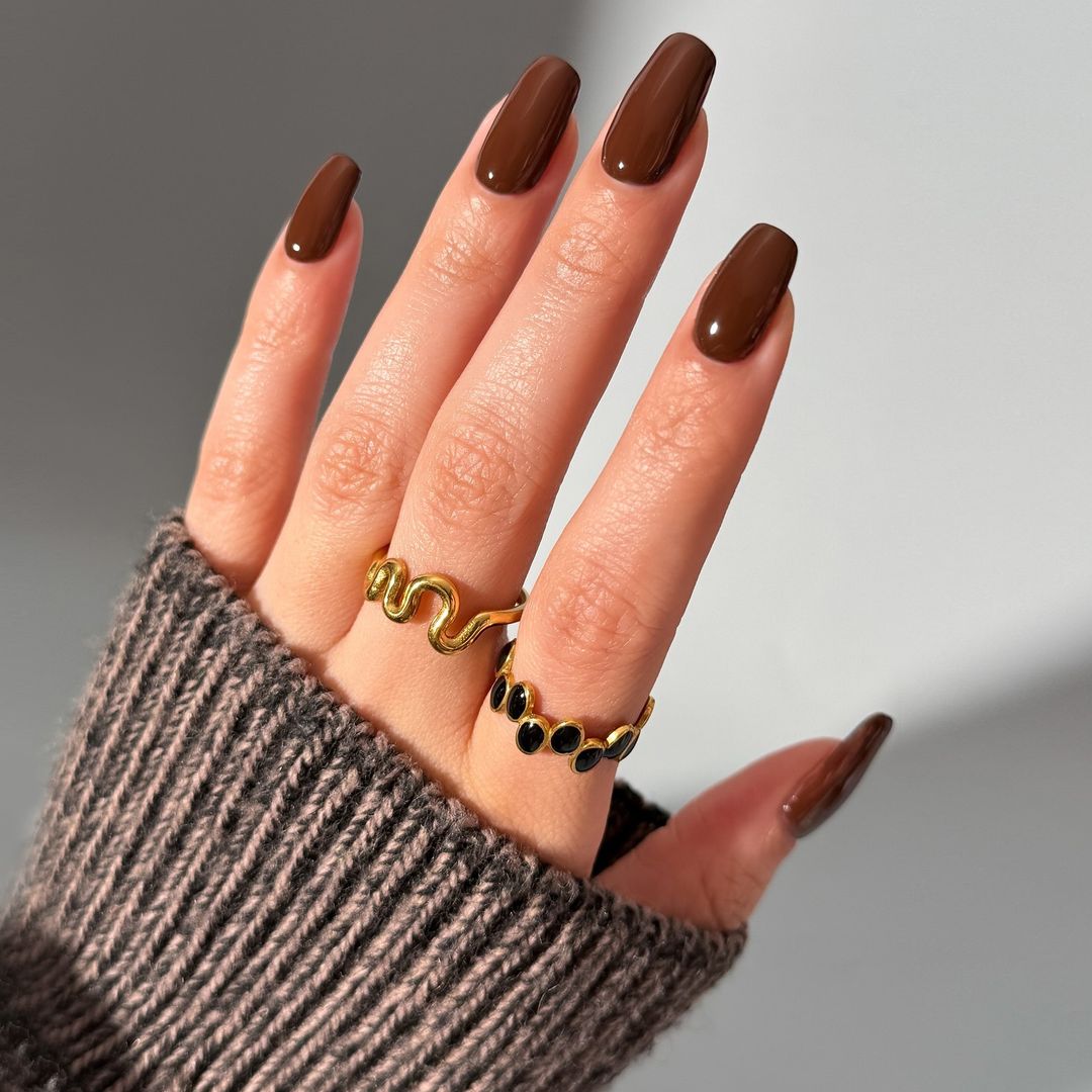 Uñas en tonos tierra: 6 ideas para sumarte a la tendencia otoñal más elegante