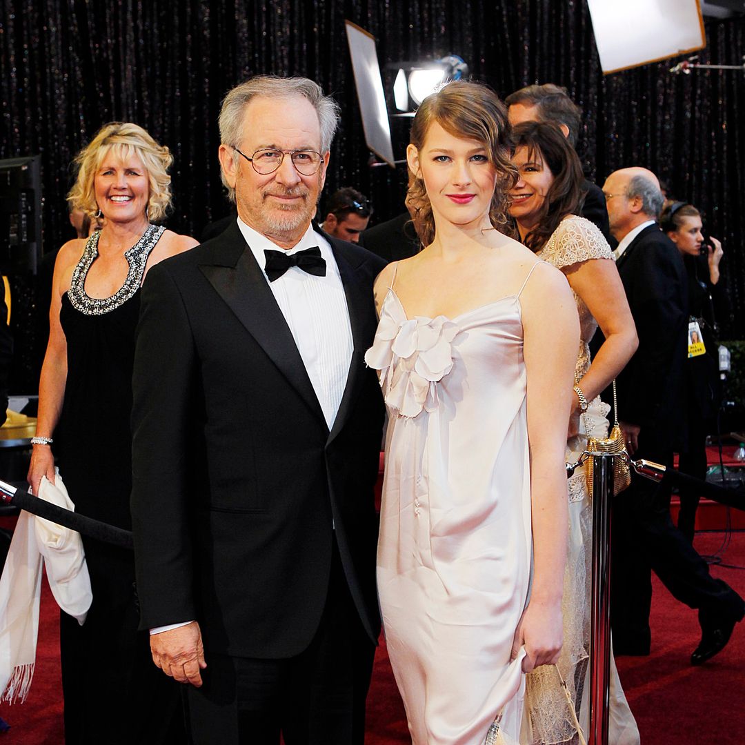 La hija de Steven Spielberg, que ha seguido sus pasos como directora, se casa en una glamurosa boda en los Hamptons