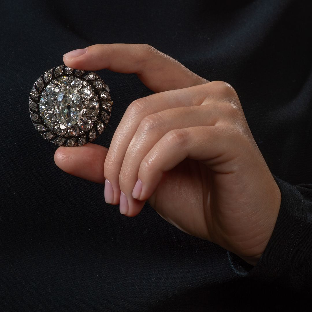 El broche de diamantes que Napoleón perdió en su huida de Waterloo, subastado por una cifra récord