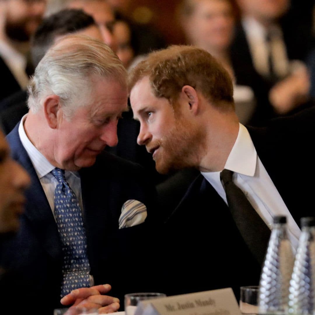 ¿Ha hablado el príncipe Harry con su padre antes de aceptar la invitación a la coronación?