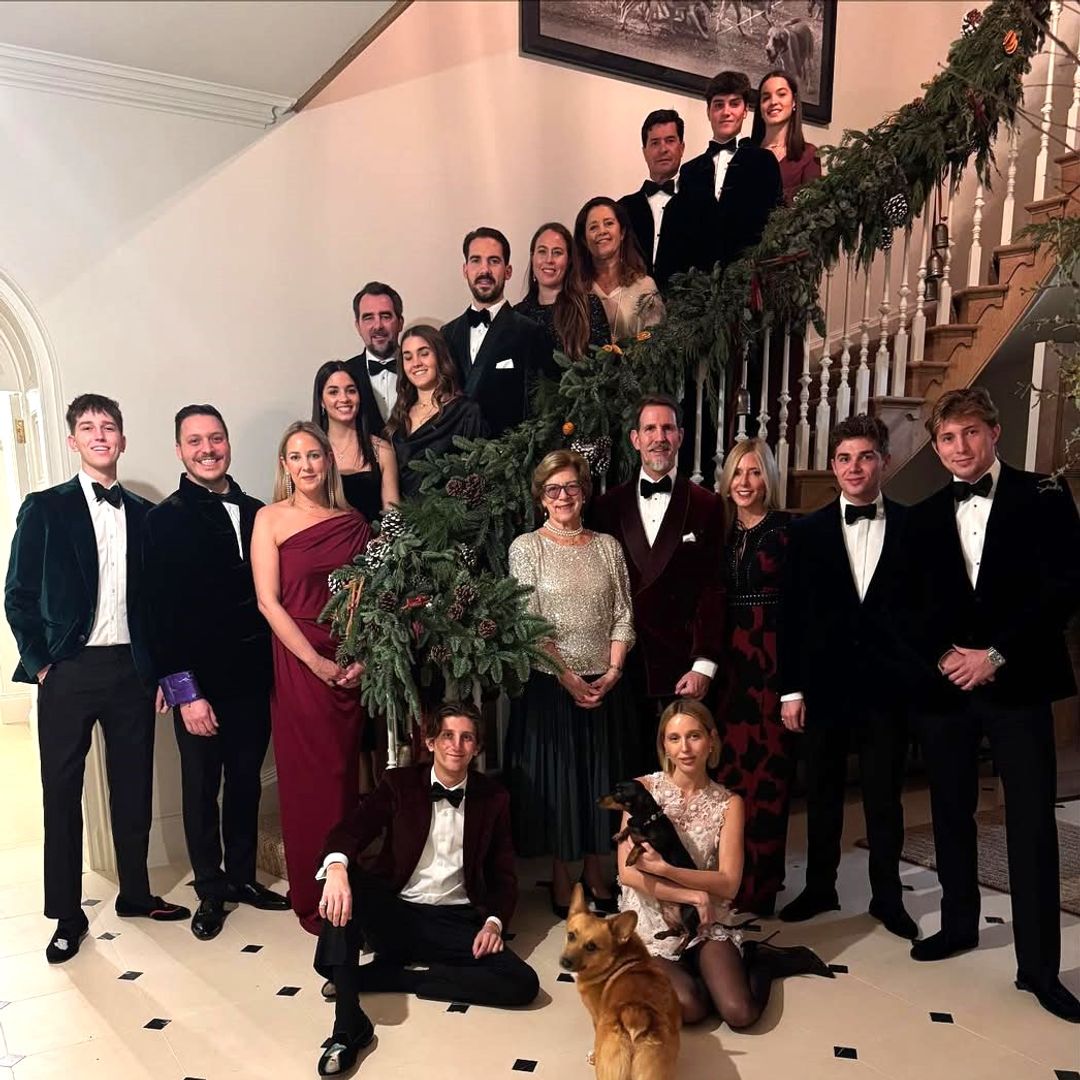 El espectacular posado de la Familia Real griega al completo, reunida por Navidad
