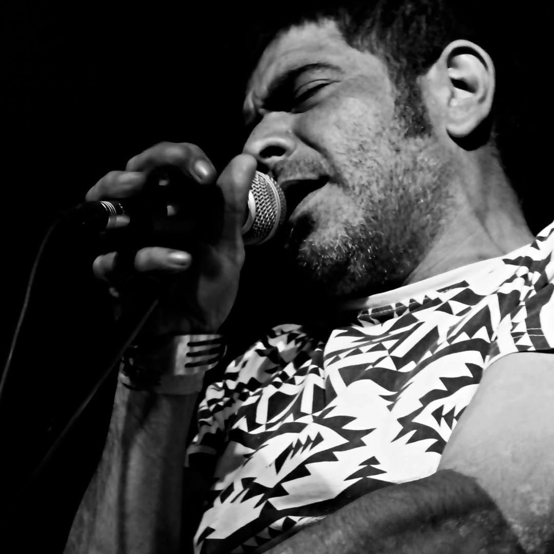 Muere David de la Chica, letrista y voz creativa de Los Delinqüentes, a los 50 años