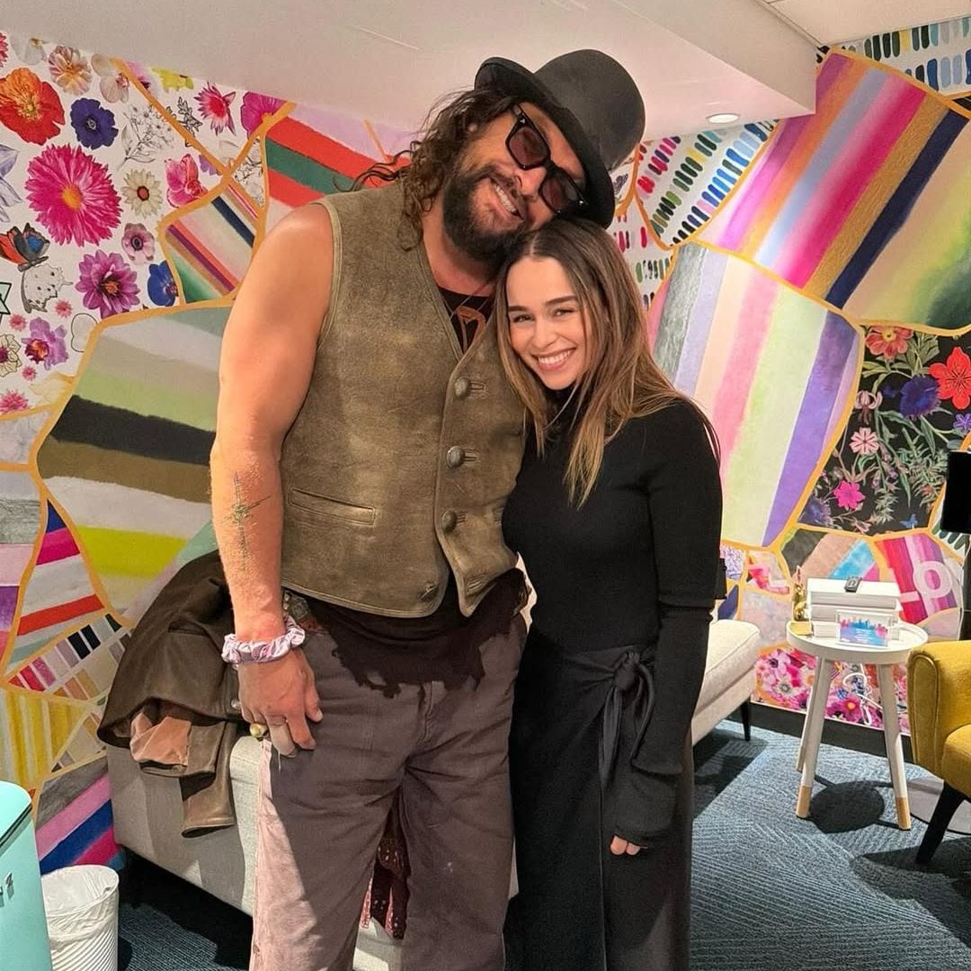 Las estrellas de Juego de Tronos vuelven a coincidir 15 años después: el esperado reencuentro de Emilia Clarke y Jason Momoa