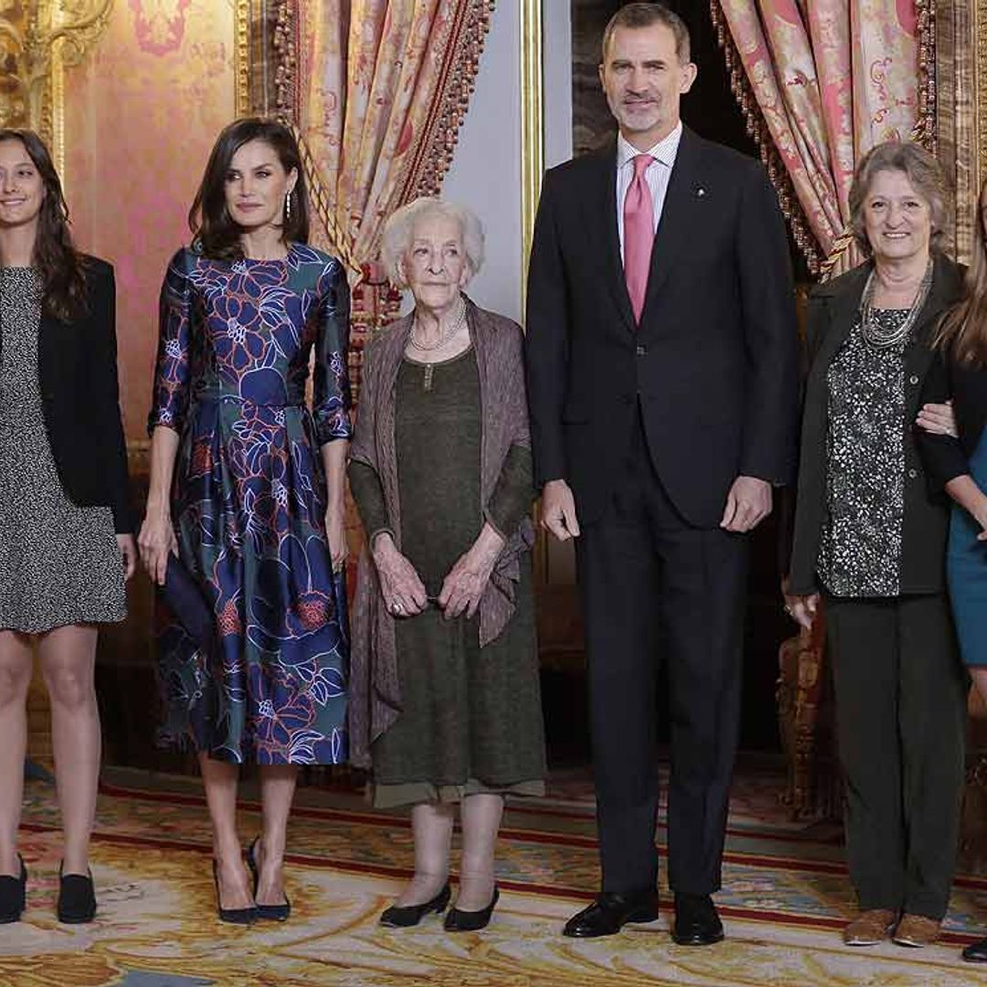 La emoción de las nietas de Ida Vitale, Premio Cervantes, en el almuerzo con los Reyes