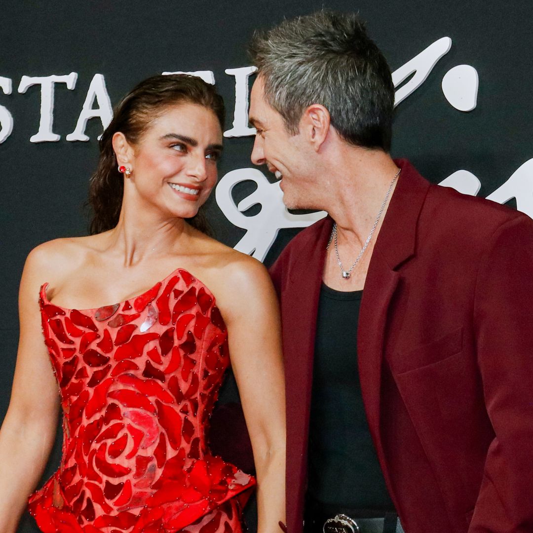 Aislinn Derbez y Mauricio Ochmann pasean por Los Cabos con su hija Kailani