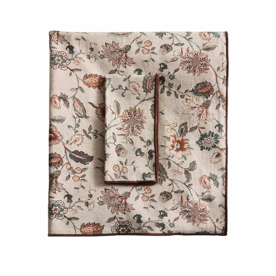 Mantel y pespunte,
de Zara Home (49,99 €).